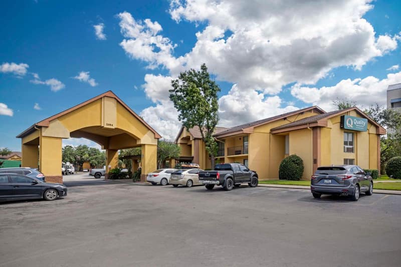 Quality Inn & Suites NRG Park - Medical Center — building
