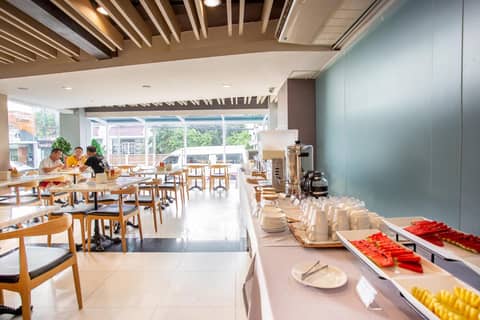 Spittze Hotel Pratunam — photo 6