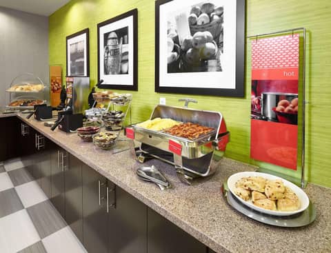 Hampton Inn by Hilton Calgary Airport North — photo 9