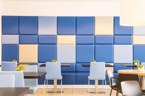 Holiday Inn Express Amsterdam Arena Towers by IHG — photo 8
