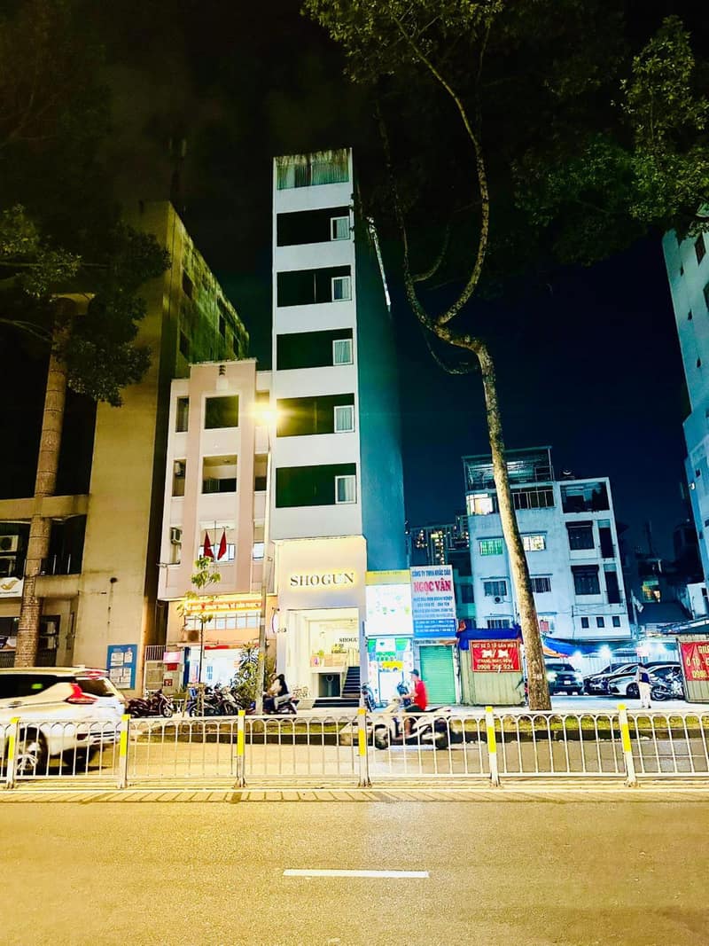 Shogun Hotel — building