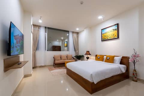 Shogun Hotel — hotel room