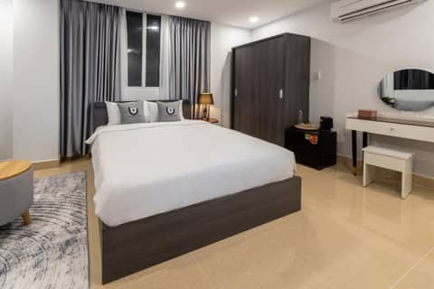 Shogun Hotel — hotel room