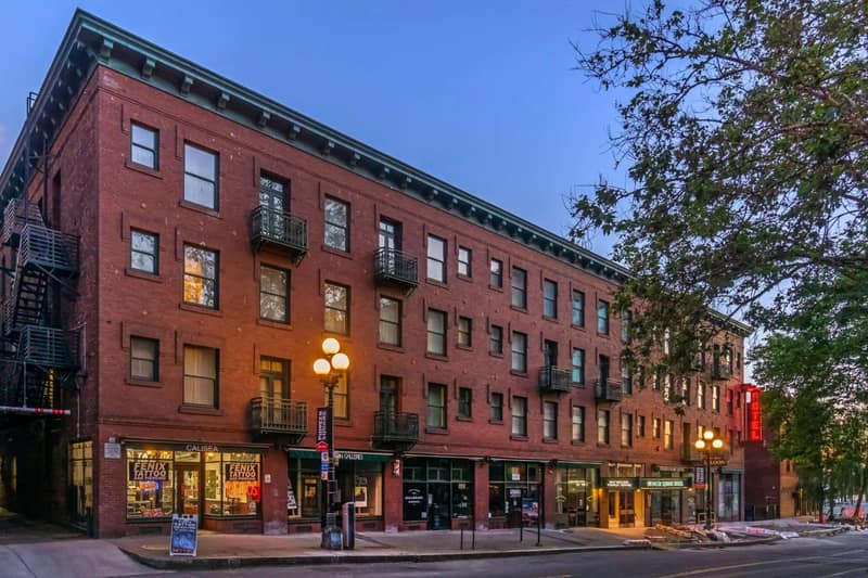 Best Western Plus Pioneer Square Hotel Downtown — building