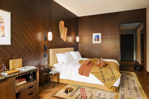 Hôtel Madame Rêve — hotel room