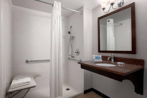 Wyndham Philadelphia-Historic District — photo 6