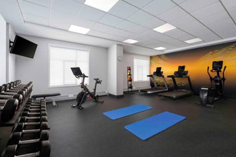 Hilton Garden Inn Calgary Airport — activities & amenities