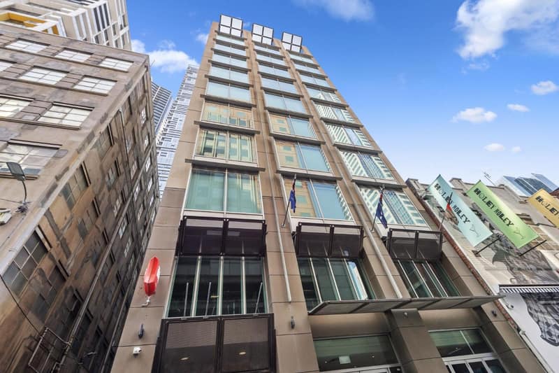 YEHS Hotel Melbourne CBD — building