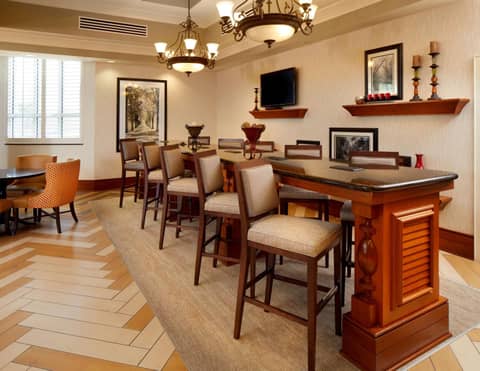 Hampton Inn & Suites Savannah/Midtown — photo 9