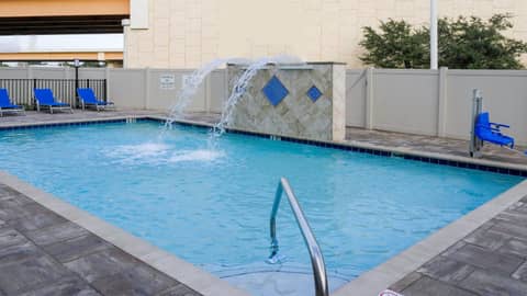 Holiday Inn Express & Suites - Tampa East - Ybor City by IHG — photo 3