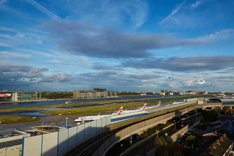 Courtyard by Marriott London City Airport — roof