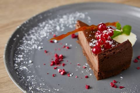 Courtyard by Marriott London City Airport — restaurant