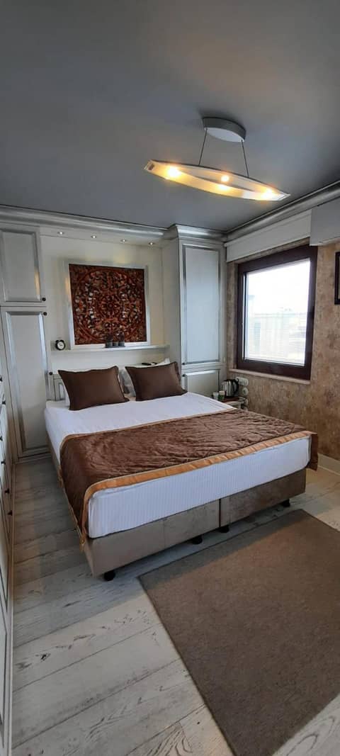 Samir Deluxe Hotel — hotel room