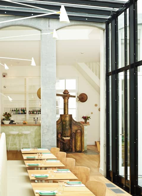 Hotel des Galeries — dining