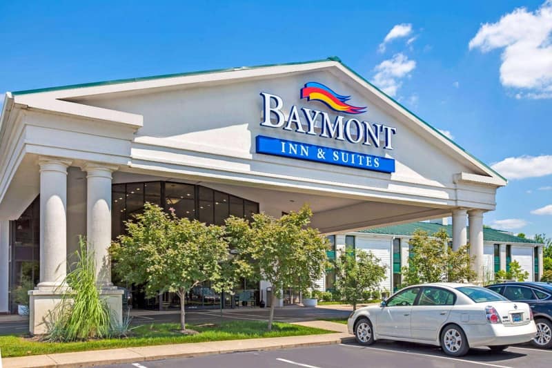 Baymont by Wyndham Louisville Airport South — building