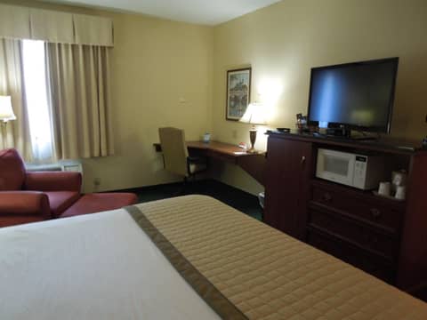 Baymont by Wyndham Louisville Airport South — photo 6