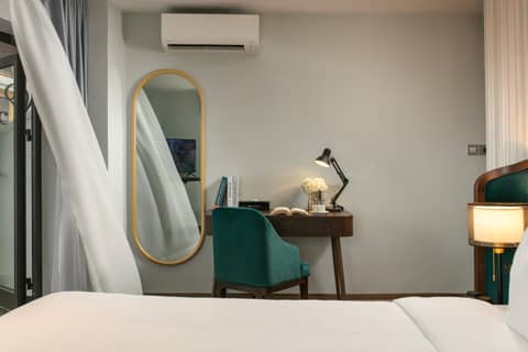 MAY DE VILLE Lakeside Hotel — photo 9