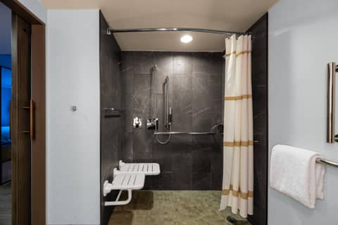 Courtyard by Marriott Chicago at Medical District-UIC — photo 8