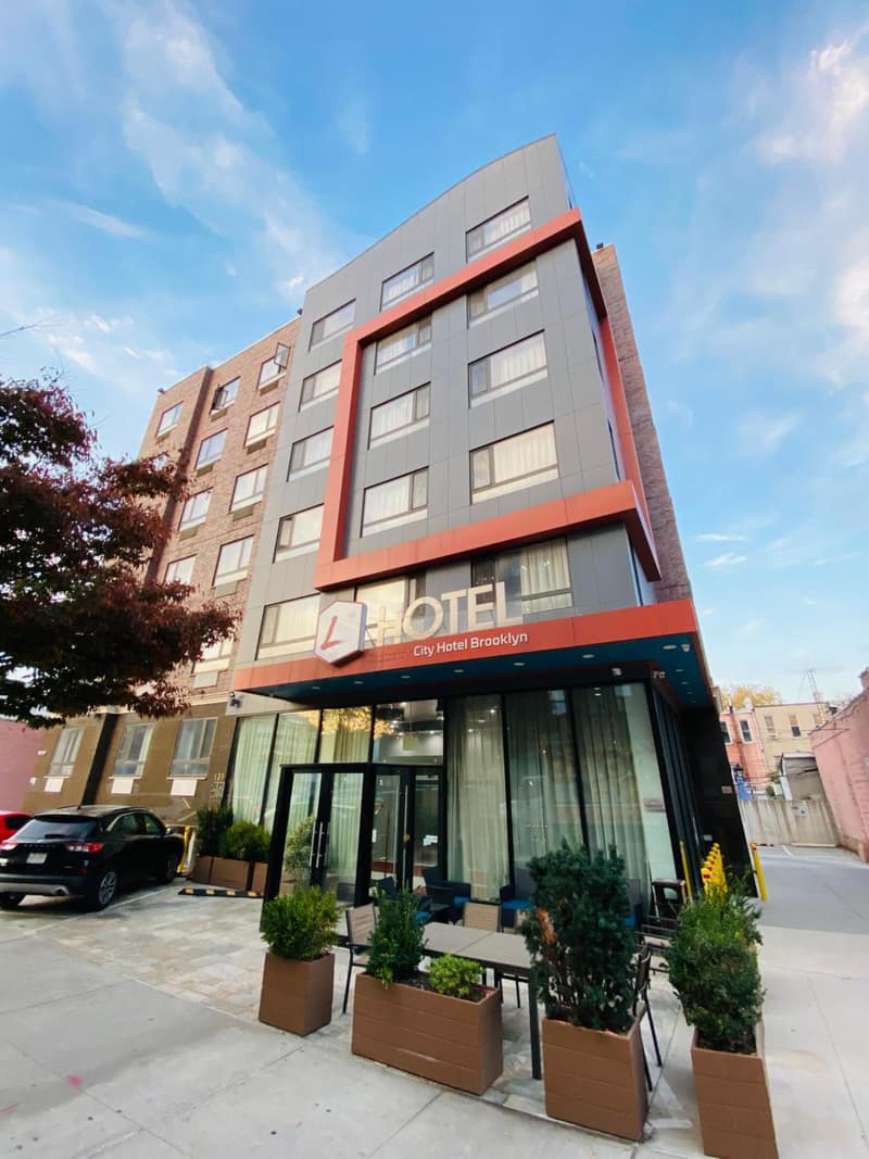 The L Hotel — building