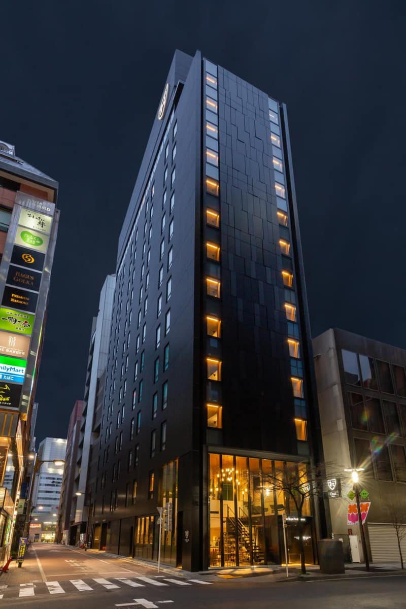 The Royal Park Canvas - Ginza 8 — building