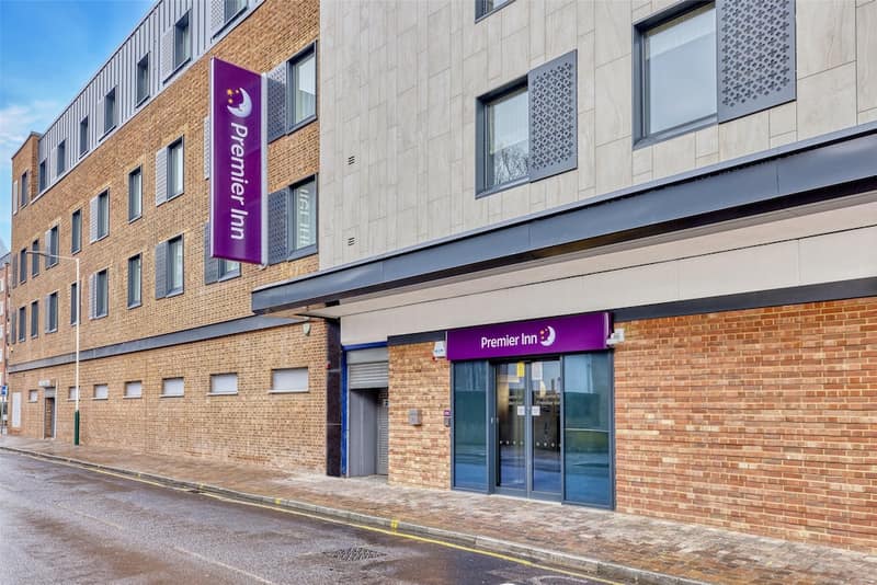 Premier Inn London Romford Town Centre — photo 1