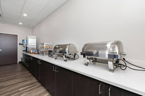 Holiday Inn Express Kansas City North - Parkville by IHG — photo 4