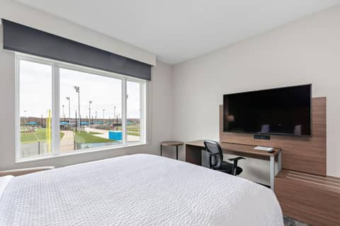 Holiday Inn Express Kansas City North - Parkville by IHG — photo 9