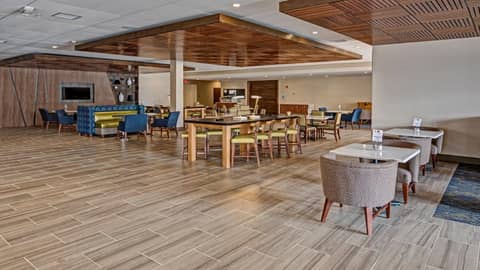 Holiday Inn Express Louisville Airport Expo Center by IHG — photo 6