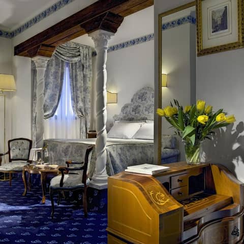 Hotel Giorgione — hotel room
