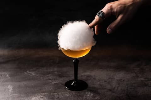 W London — bar