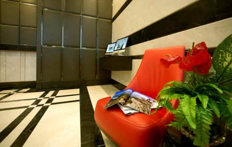 V Hotel Bencoolen — photo 5