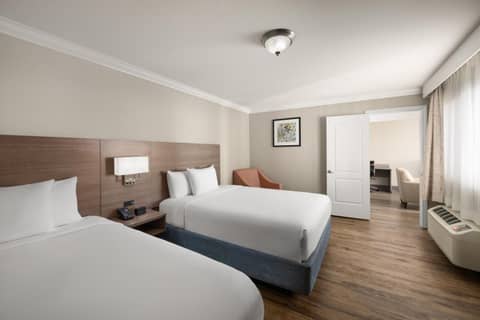 Solara Inn and Suites — photo 9