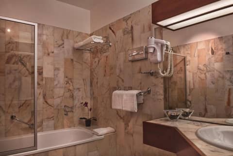 Abaca Messidor by Happyculture — bathroom