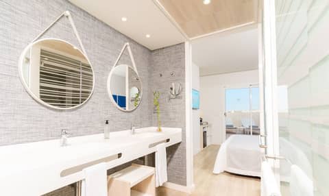 HOVIMA Cool Costa Adeje — bathroom