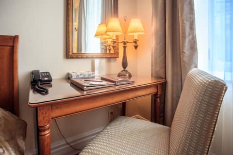 Hotel Bonaparte — hotel room