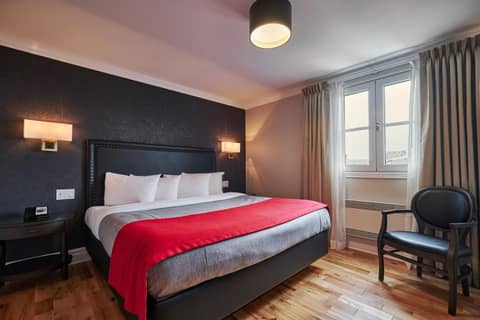 Hotel Bonaparte — hotel room