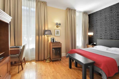 Hotel Bonaparte — hotel room