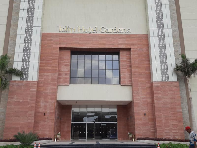 Tolip Gardens Hotel — building