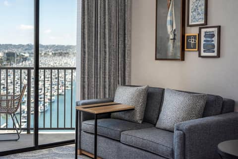 Sheraton San Diego Resort — hotel room