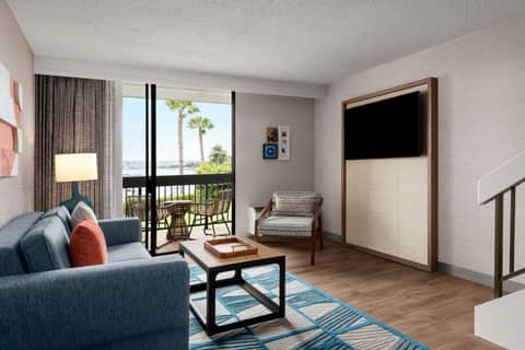 Sheraton San Diego Resort — hotel room