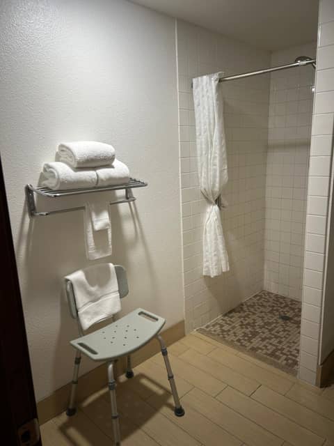 Country Inn & Suites by Radisson, Delta Park North Portland — photo 5