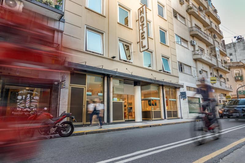 Up Congreso Hotel — building