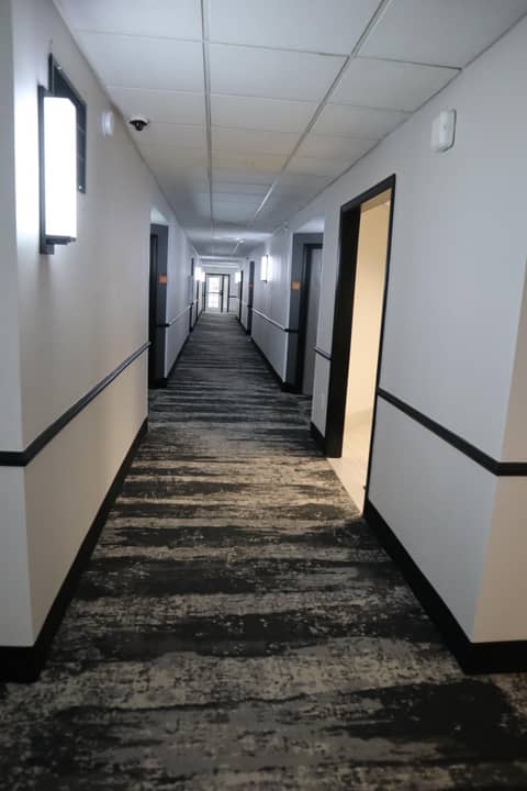 La Quinta Inn & Suites by Wyndham Houston Bush IAH South — photo 2