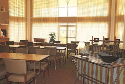 La Quinta Inn & Suites by Wyndham Houston Bush IAH South — photo 9