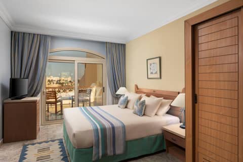 Royal Lagoons Resort & Aqua Park Families and Couples Only — bedroom