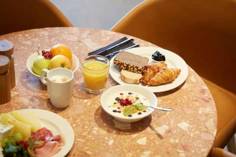 Scandic Frankfurt Hafenpark — dining