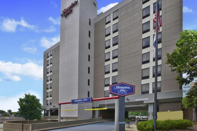 Hampton Inn Pittsburgh University Medical Center — building