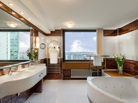 Panorama by Verdi Hotels — bathroom