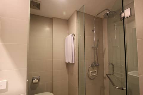 Grand La Walon Hotel — bathroom