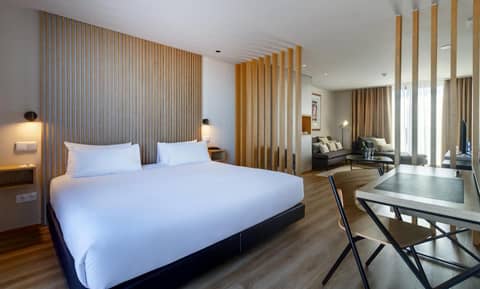 Select Porto — hotel room